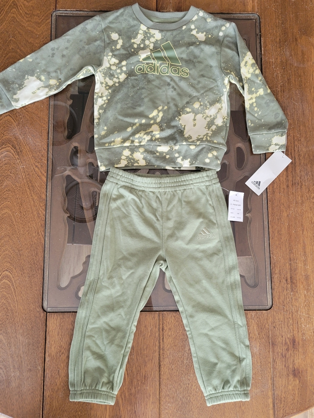 NWT Adidas Kids Olive Green Tie-Dye Sweatshirt & Joggers Set Size 24 Months